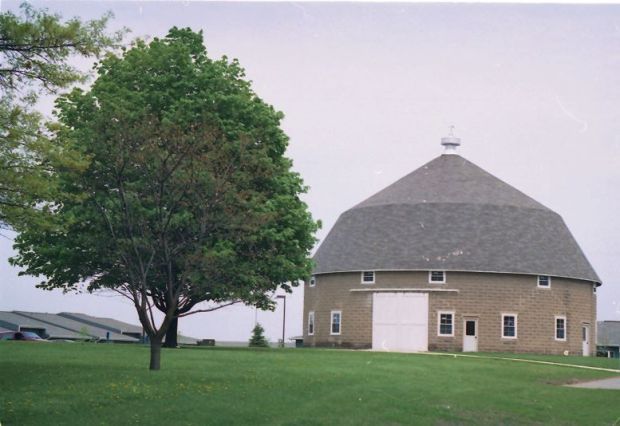 C.A. Rownd barn